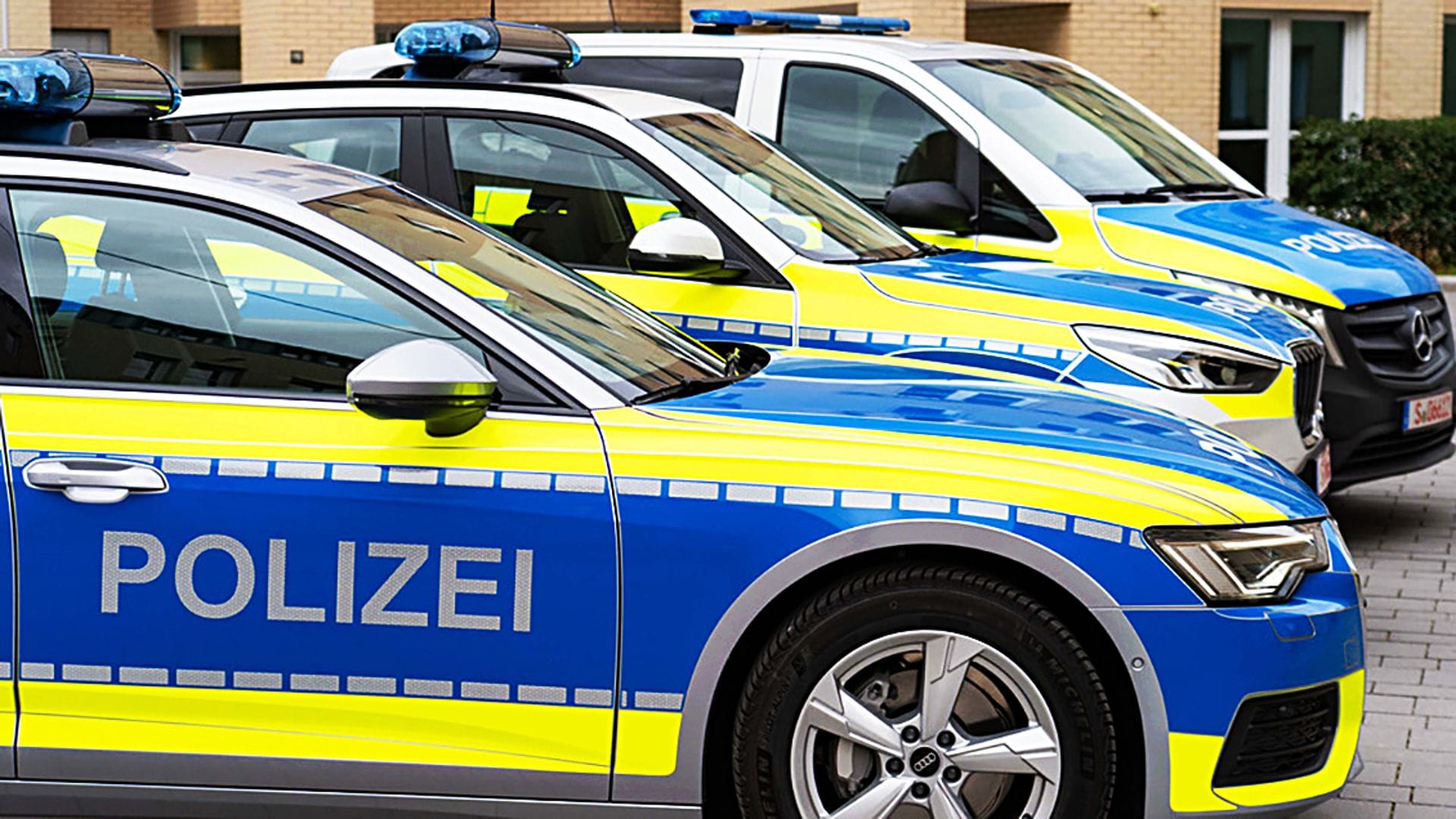 Einträchtig Seite an Seite:  die neuen Polizei-Fahrzeuge von Audi, BMW und Mercedes