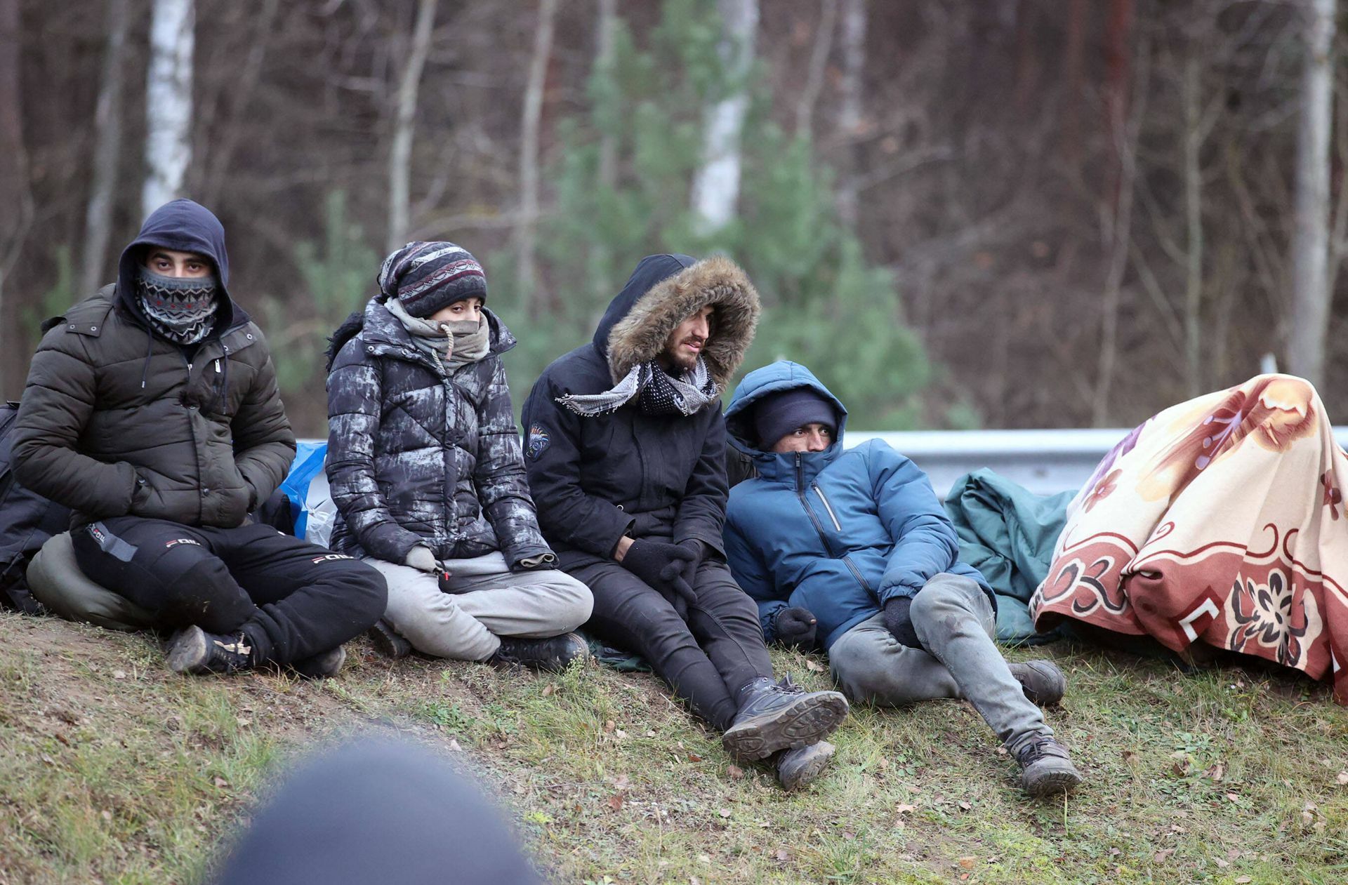 Viele Geflüchtete im Grenzgebiet zwischen Polen und Belarus sind auf die Hilfe von humanitären Organisationen angewiesen. Zuletzt haben sich aber Ärzte ohne Grenzen aus der Region zurückgezogen.