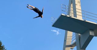 Akrobatisch vom 10-Meter-Turm runter. Am Wochenende geht es in Sindelfingen noch viel höher hinaus.