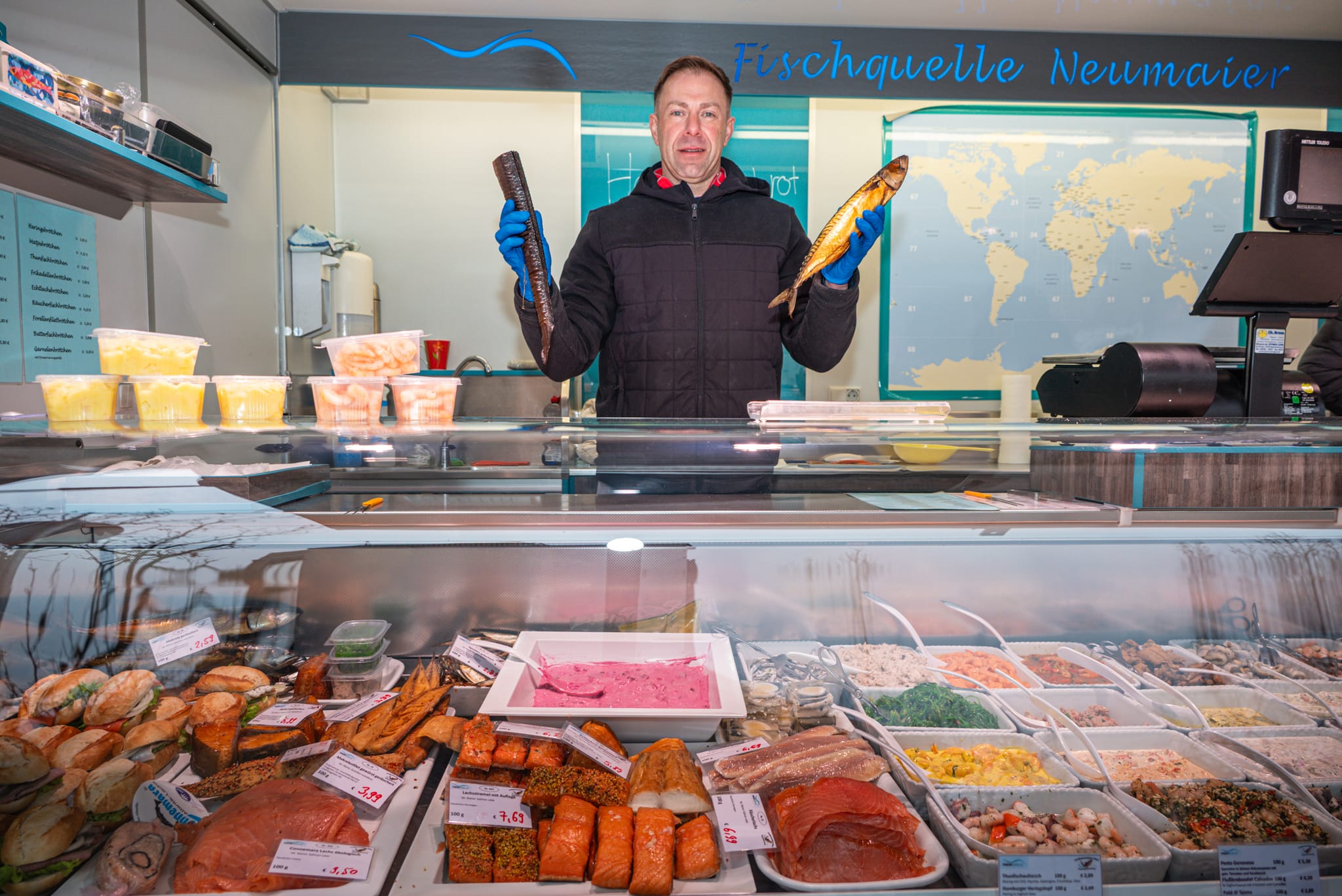Marco Langmann räuchert viele seiner Fische selbst.