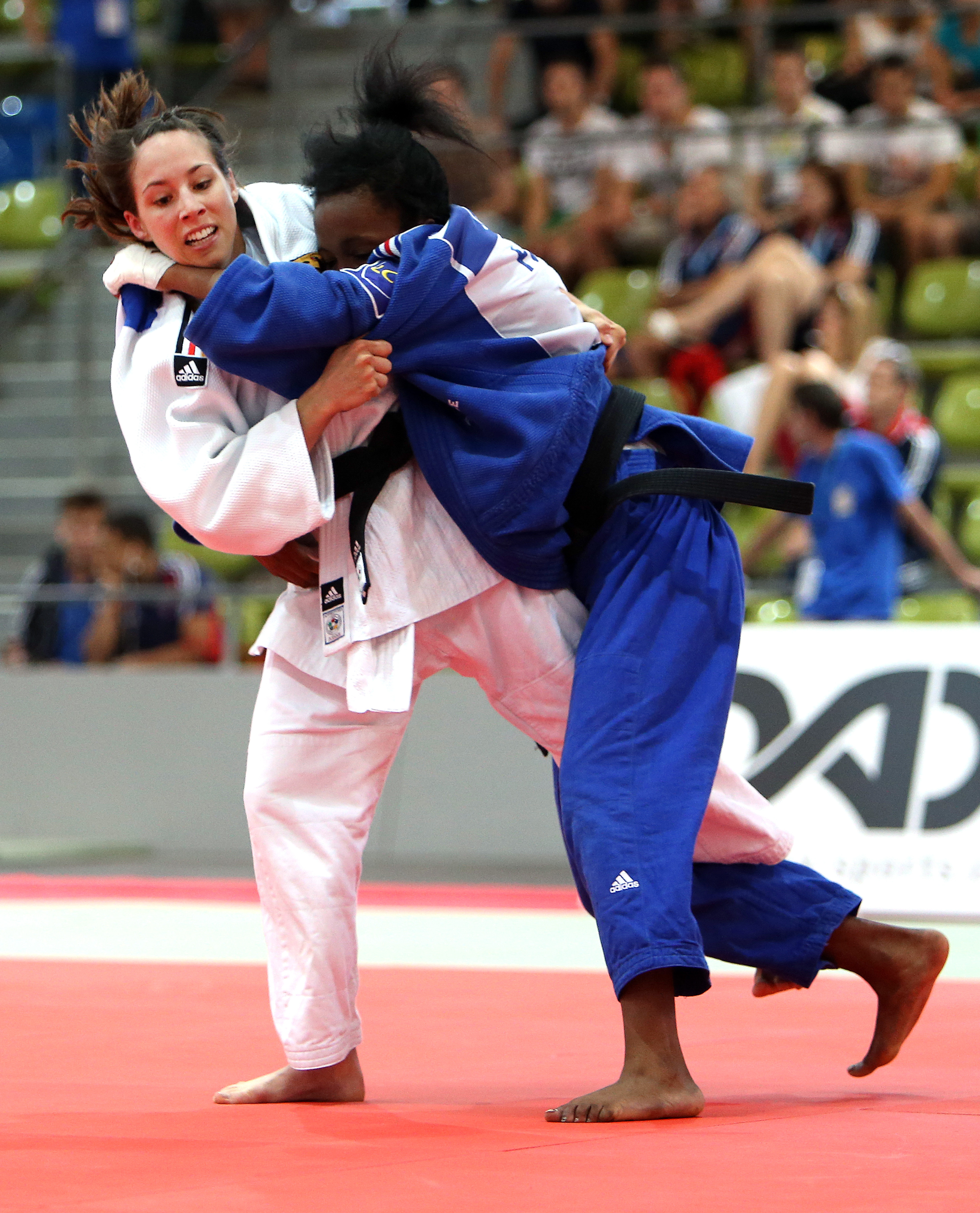 BAU //  Sindelfingen Judo European Cup Sindelfingen, Women - 48 kg,  Katharina Menz (GER, weiß) vs. Stephanie Gerno  (Fra, blau)
 Pressefoto Baumann