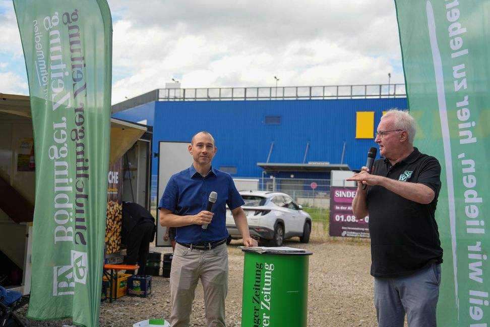 Böblingens Oberbürgermeister Dr. Stefan Belz (links) im Gespräch mit Moderator Hans-Jörg Zürn: Erstmals war ein Böblinger Verwaltungschef zu Gast beim SZ/BZ-Leserfest.