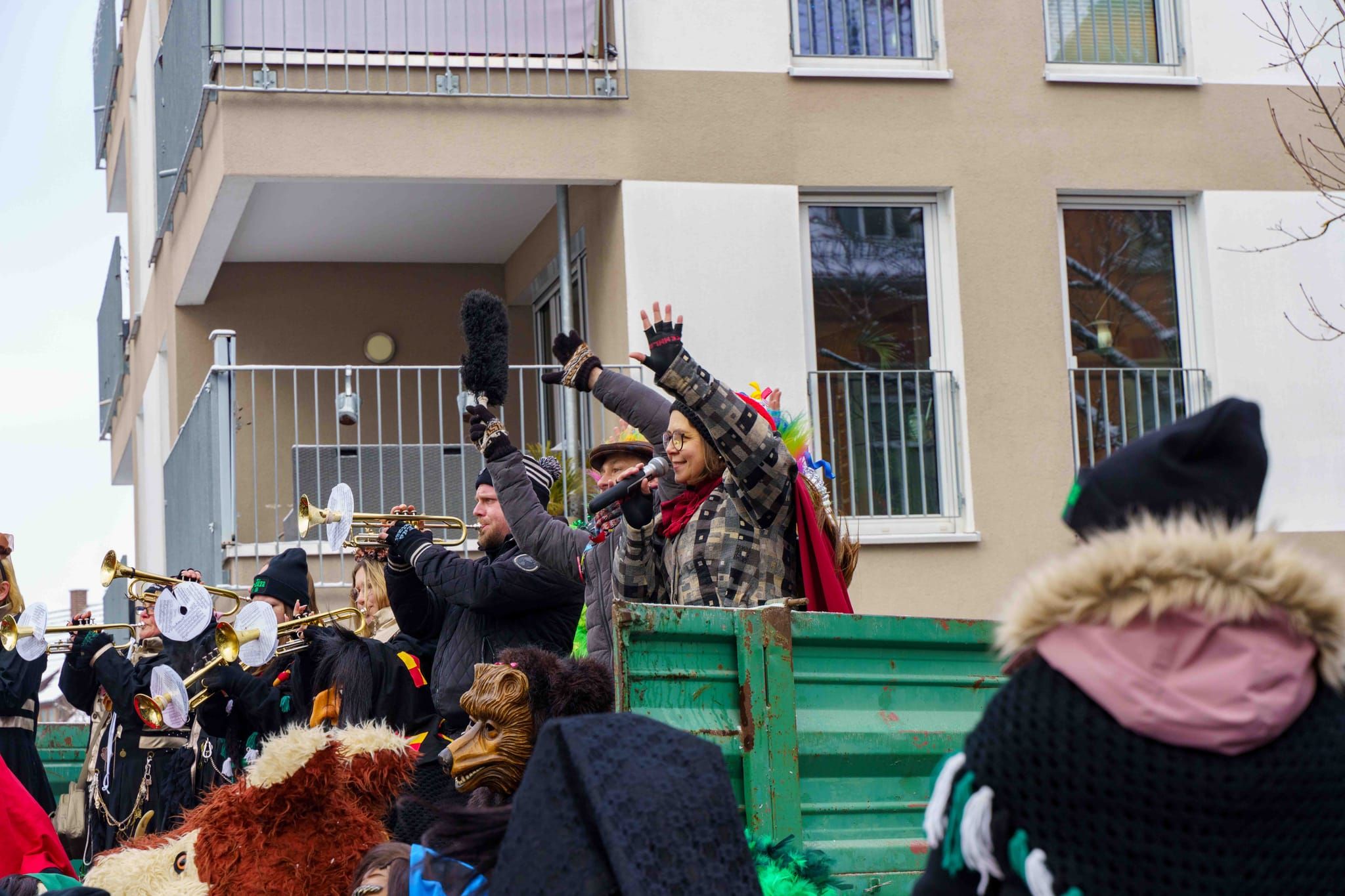 Buntes Treiben beim Fasnetswecken in Böblingen.