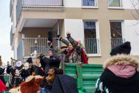 Buntes Treiben beim Fasnetswecken in Böblingen.