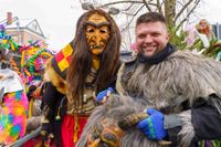Buntes Treiben beim Fasnetswecken in Böblingen.