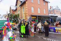 Buntes Treiben beim Fasnetswecken in Böblingen.