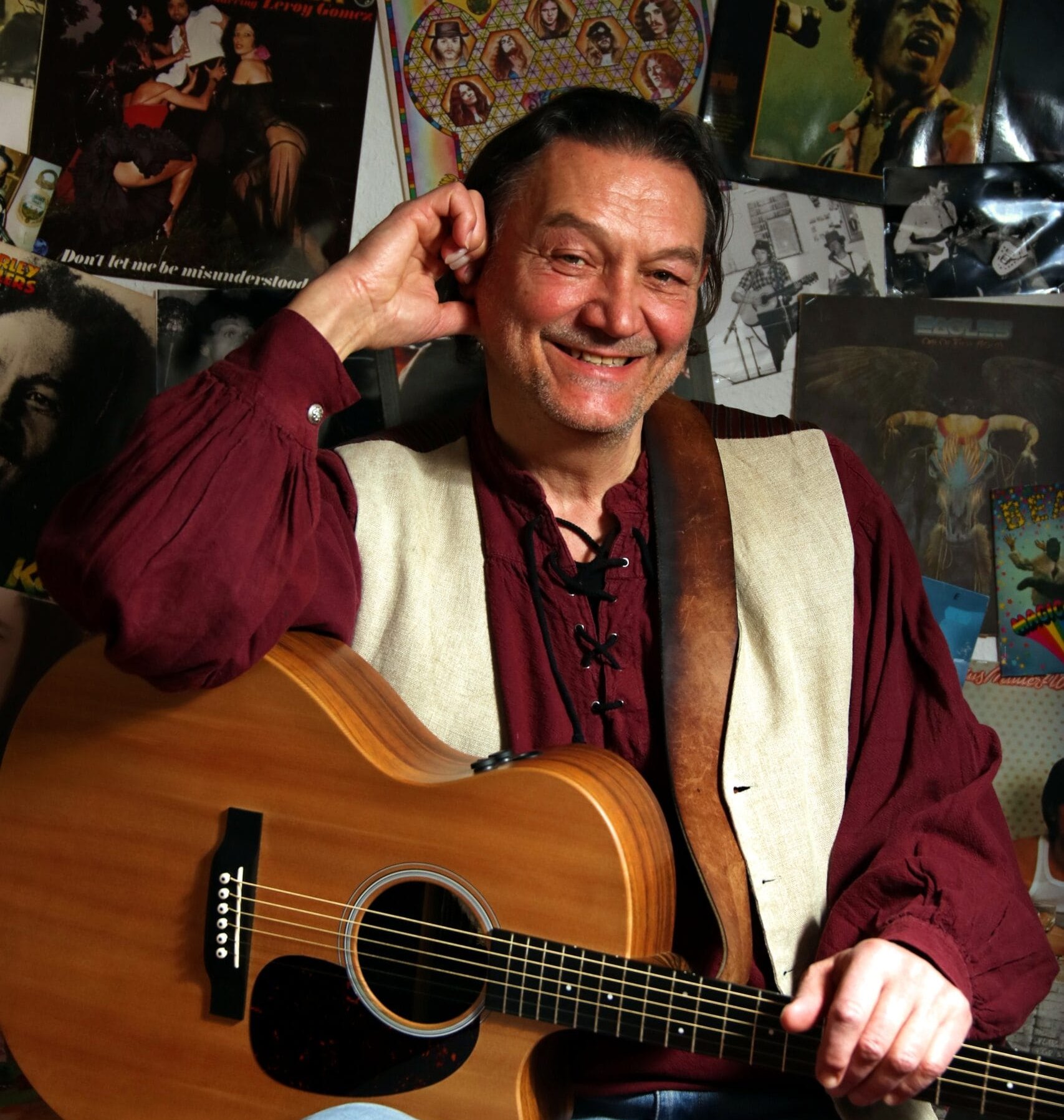 „Theo live“ tritt am Samstag im „Freddchen“ auf.