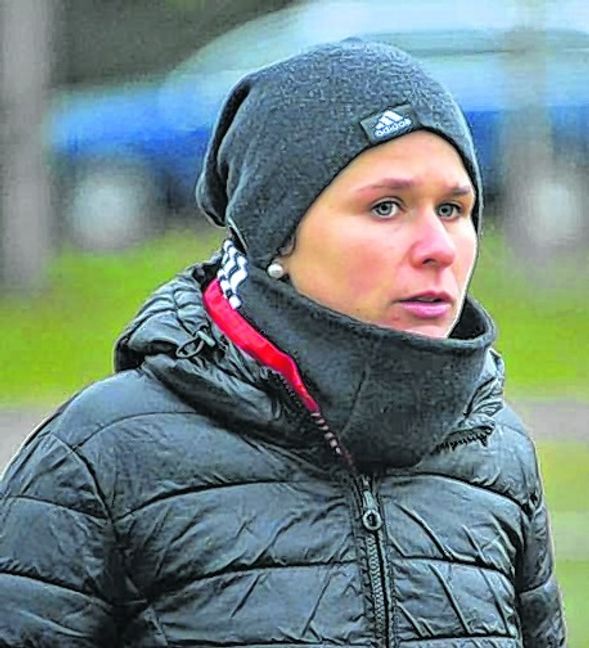 Die eingleisige 2. Liga rückt näher: VfL-Spielertrainerin Nadine Rolser. Bild: Zvizdiç/A