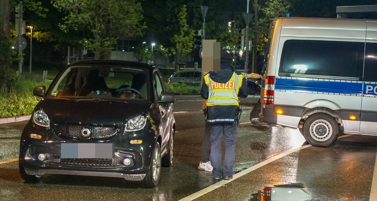 Das Archivbild zeigt eine Polizeikontrolle in Sindelfingen. Bild: Dettenmeyer SDMG/A