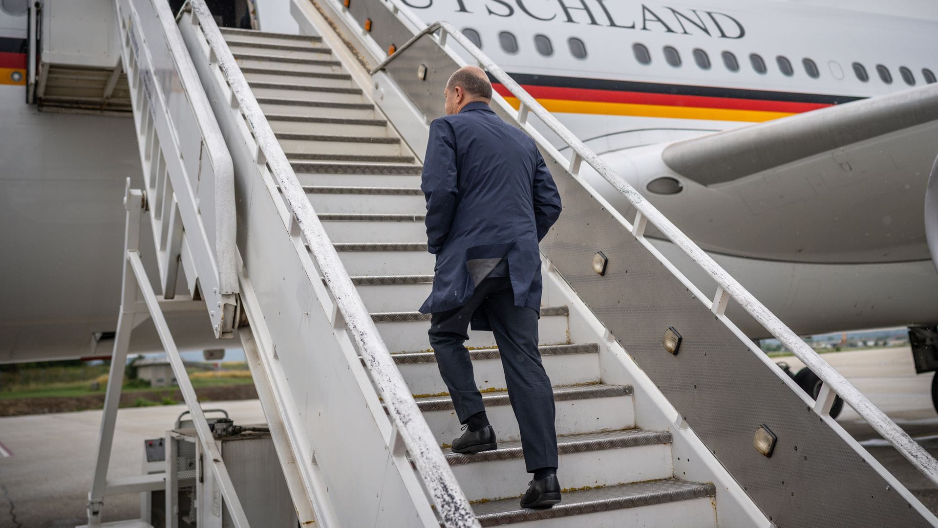 Kanzler Olaf Scholz auf dem Weg zu einem Regierungstermin. (Archivbild)