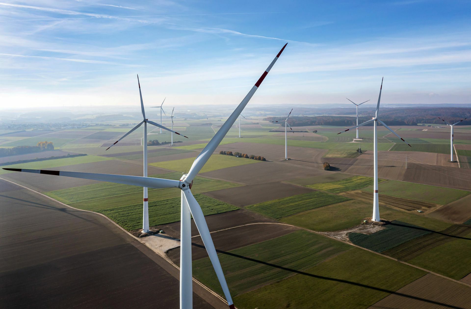 Der Ausbau der Windkraft in Baden-Württemberg stockt –  im Bild ist der Windpark Tomerdingen auf der Schwäbischen Alb zu sehen.