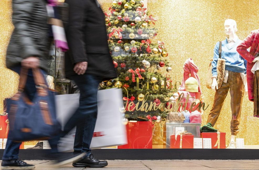 Im Dezember stieg  die Konsumlaune wieder an. Vor allem an Heiligabend und den Tagen zuvor liefen die Geschäfte überraschend gut.
