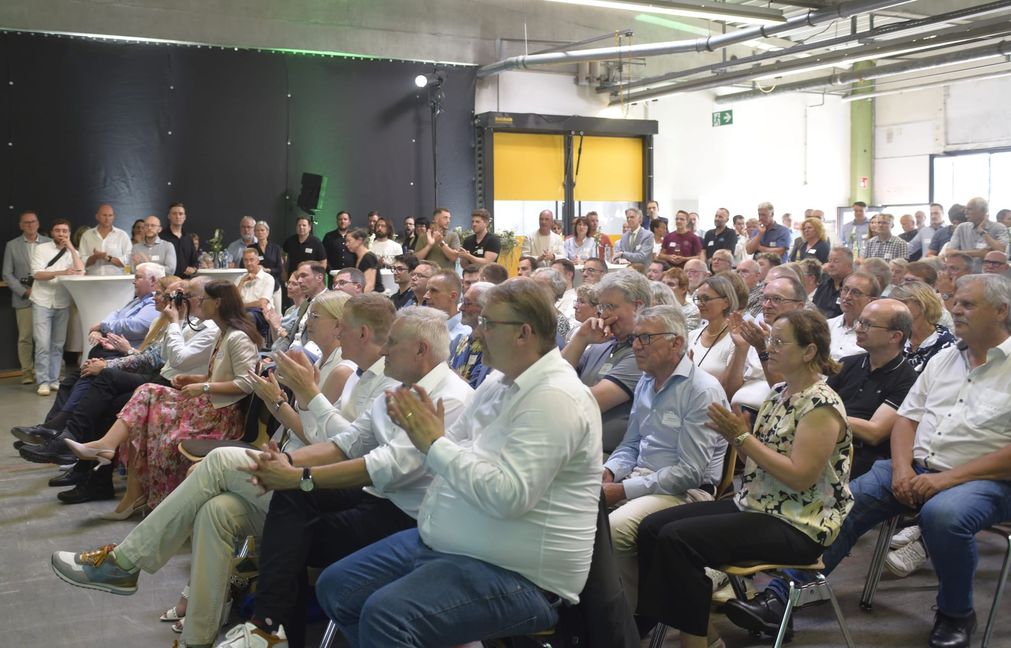 Unternehmertreff des Landkreises Calw mit 370 Teilnehmern beim Automobilzulieferer Strähle + Hess in Althengstett.