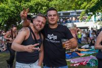 Die Massen feiern beim Wet-Festival im Sindelfinger Freibad.