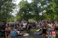Die Massen feiern beim Wet-Festival im Sindelfinger Freibad.