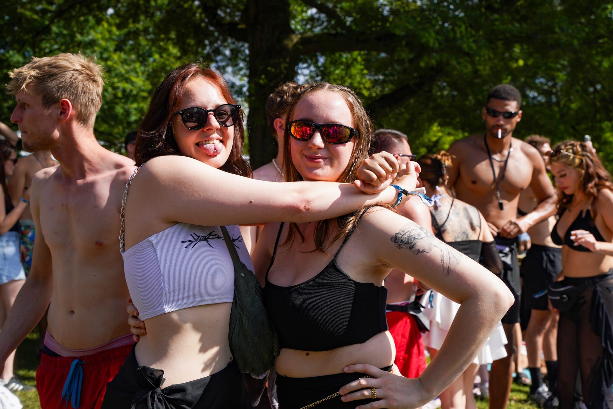 Die Massen feiern beim Wet-Festival im Sindelfinger Freibad.
