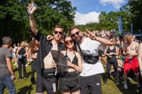 Die Massen feiern beim Wet-Festival im Sindelfinger Freibad.