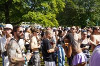 Die Massen feiern beim Wet-Festival im Sindelfinger Freibad.