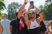Die Massen feiern beim Wet-Festival im Sindelfinger Freibad.