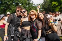 Die Massen feiern beim Wet-Festival im Sindelfinger Freibad.