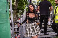 Die Massen feiern beim Wet-Festival im Sindelfinger Freibad.