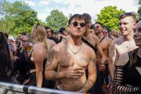 Die Massen feiern beim Wet-Festival im Sindelfinger Freibad.