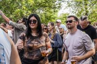 Die Massen feiern beim Wet-Festival im Sindelfinger Freibad.