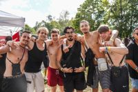 Die Massen feiern beim Wet-Festival im Sindelfinger Freibad.