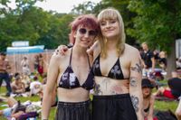 Die Massen feiern beim Wet-Festival im Sindelfinger Freibad.