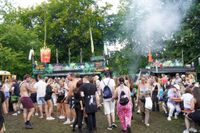Die Massen feiern beim Wet-Festival im Sindelfinger Freibad.