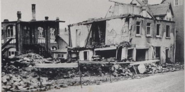 Das Haus Aichele, Untere Vorstadt, nach dem Luftangriff im September 1944.
