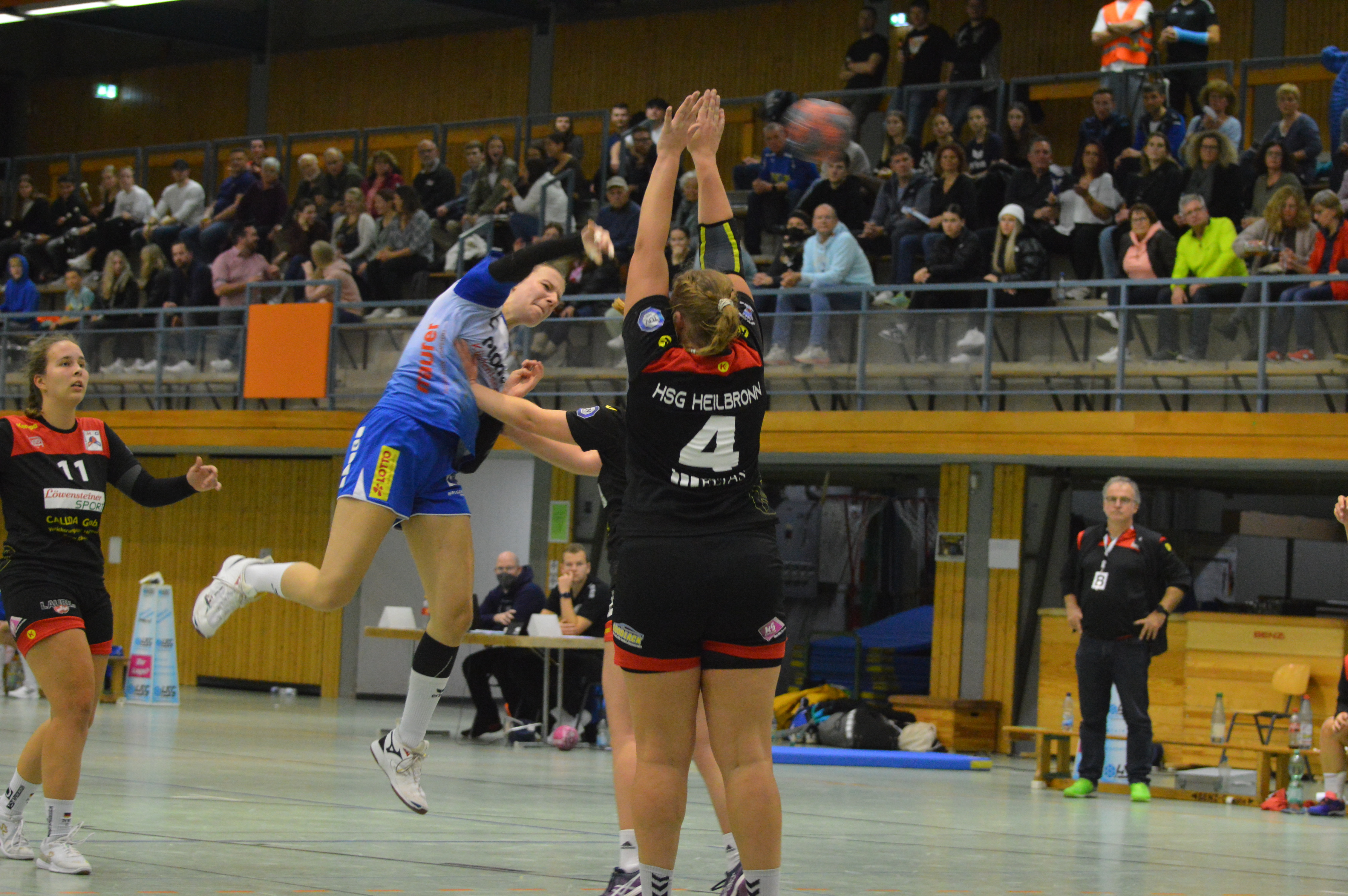 Die bärenstarke Svenja Hille spielte gegen die HSG Heilbronn nur 30 Minuten, steuerte aber trotzdem sieben Tore zum 44:23-Kantersieg der HSG Böblingen/Sindelfingen bei. Bild: Zvizdiç