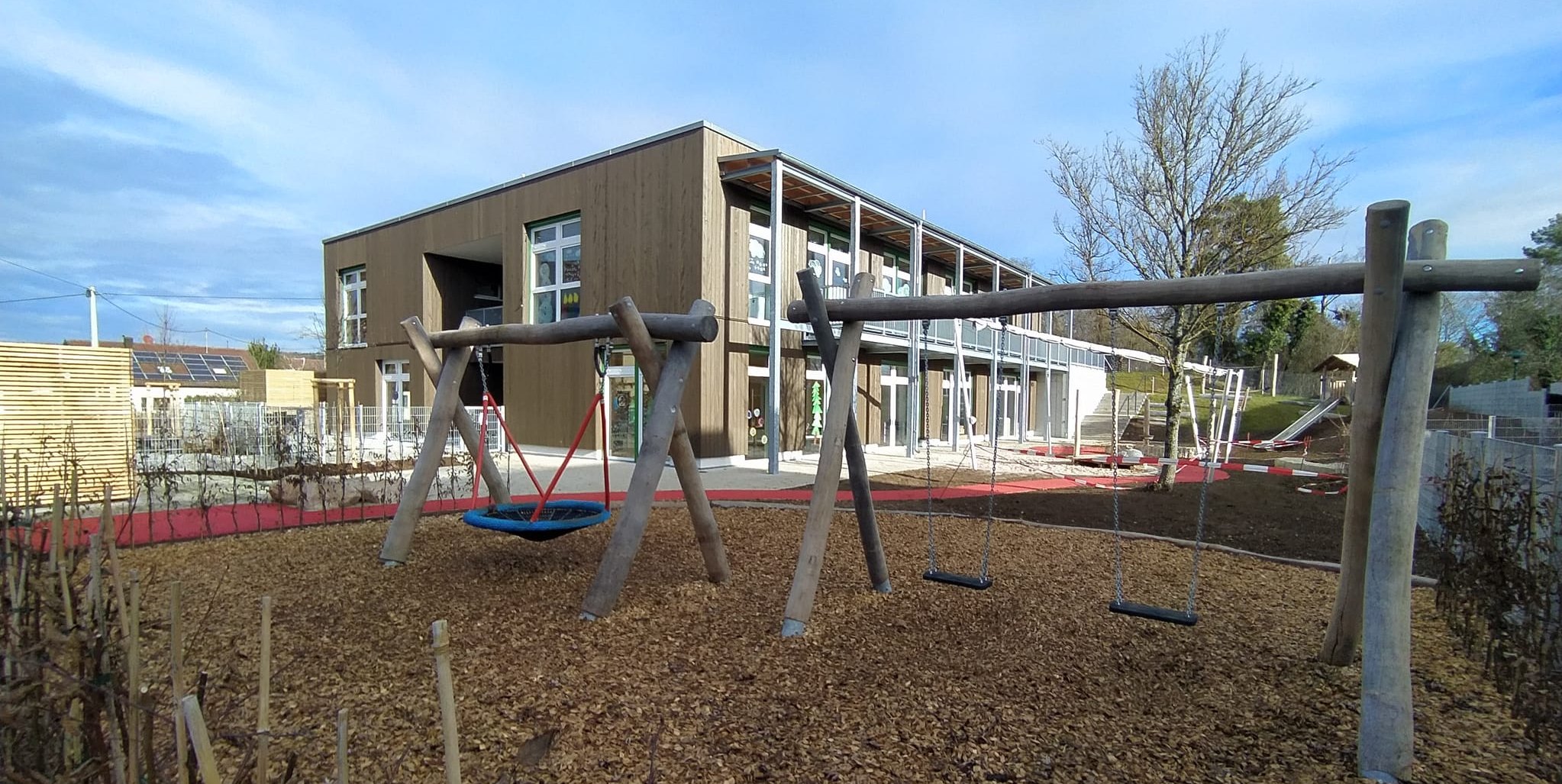 Der neue Kindergarten Gollenberg wird derzeit von 64 Ü3-Kindern in drei Gruppen besucht. Im Juli werden es nach den heutigen Anmeldungen 73 Kinder sein.
