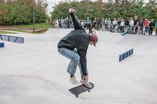 Coole Sprünge auf der neuen Skateanlage.
