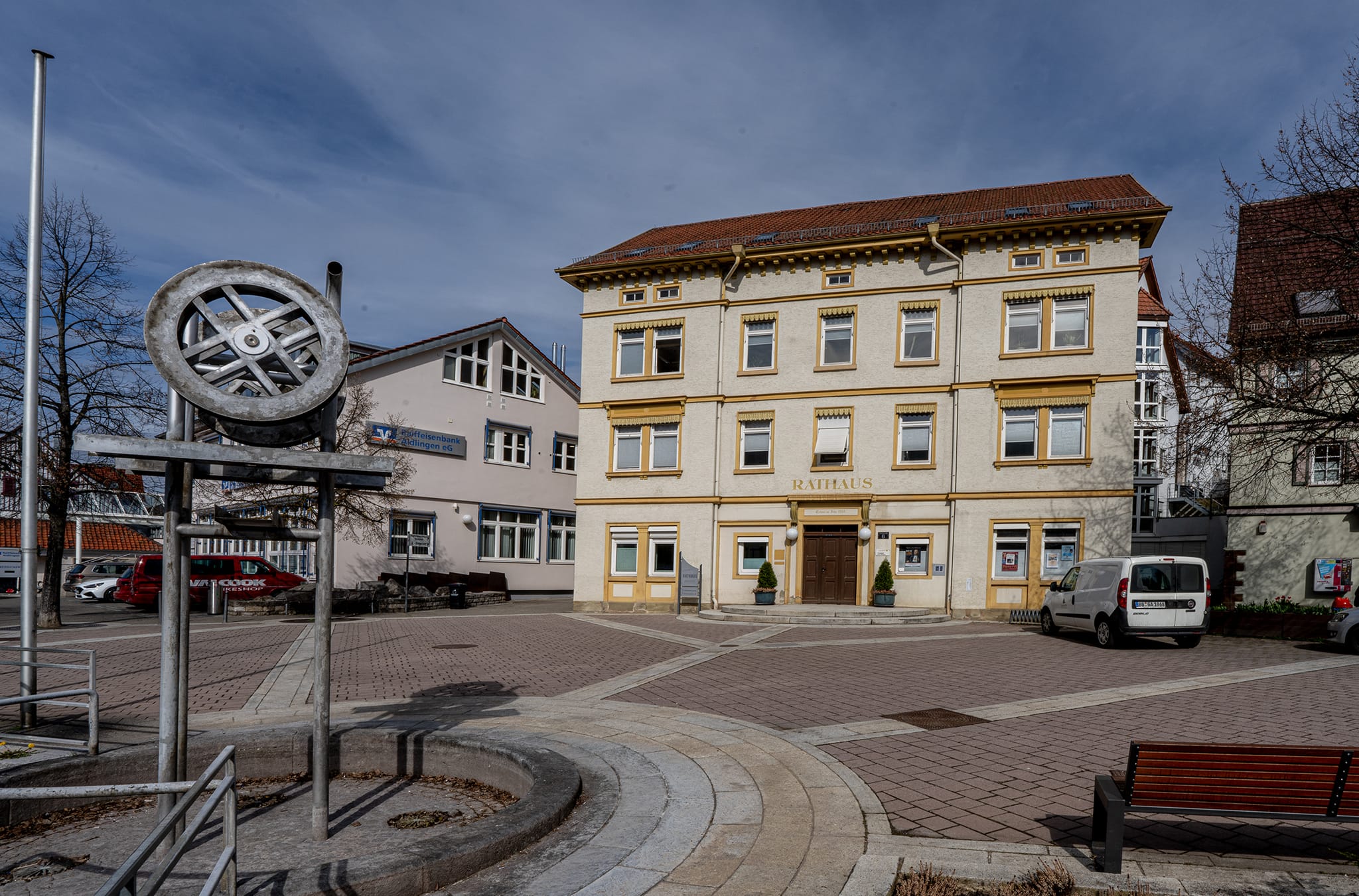 Am Sonntag entscheidet sich, wer als Bürgermeister ins Aidlinger Rathaus einzieht, wenn er oder sie über 50 Prozent der Stimmen erhält.