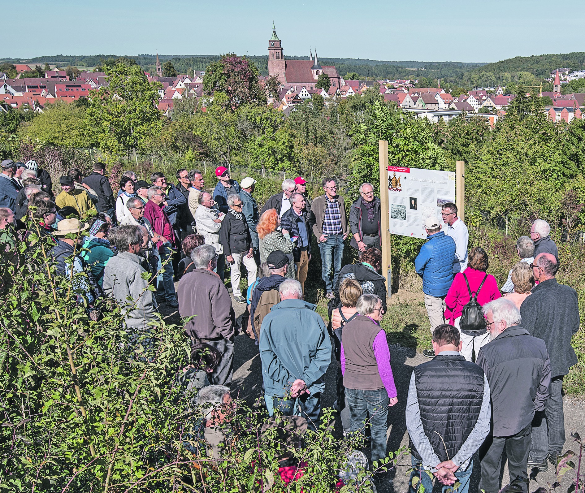 Bei der Einweihung des Wanderwegs „Ein Königreich wird vermessen“. Bild: Richter