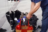 Modell-Heißluftballons auf dem Flugfeld-Festplatz.
