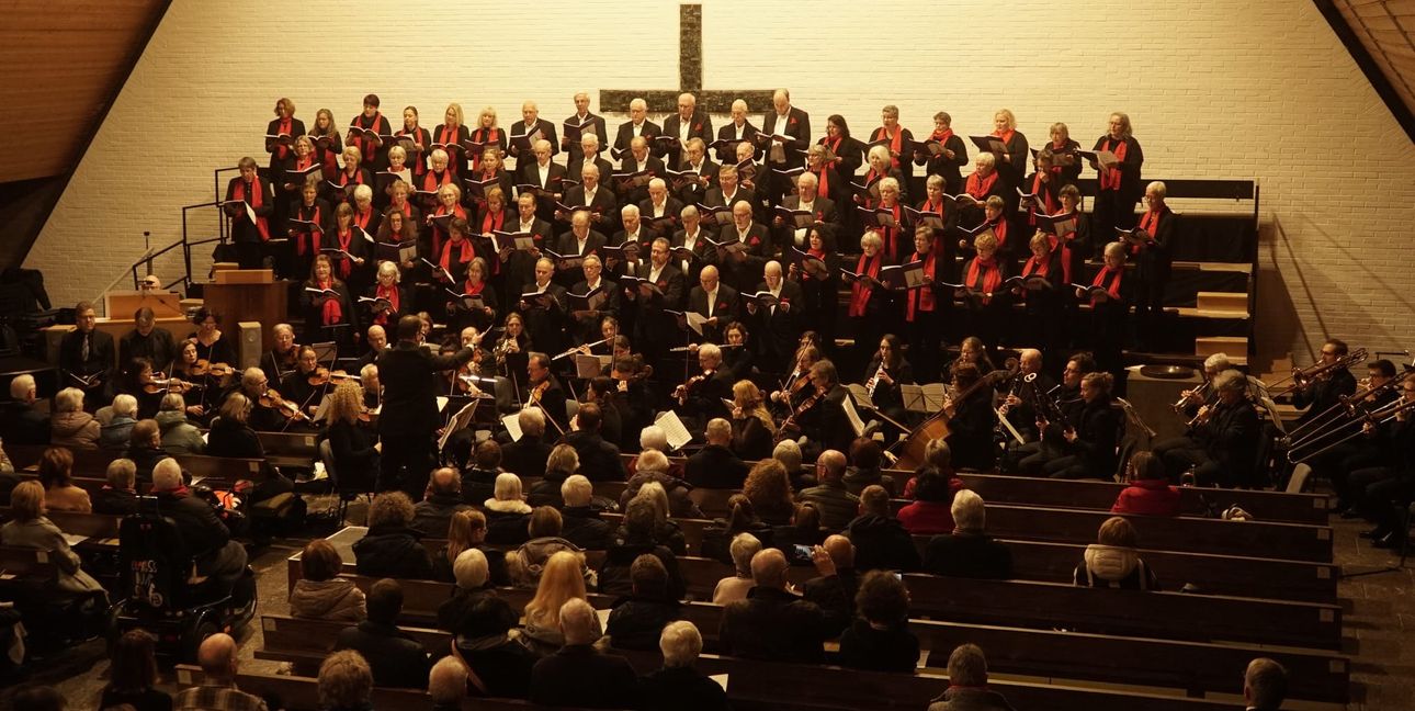 Der Chor der Johanneskirche bei seinem Lobpreis-Konzert in seiner Hauskirche.