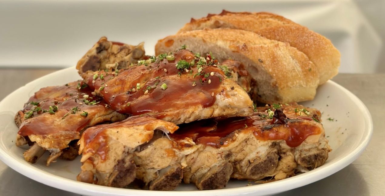 Giovanni Migliore vom Tower 66 empfieht  „Joe‘s BBQ Spare Ribs“  für 13 Euro.