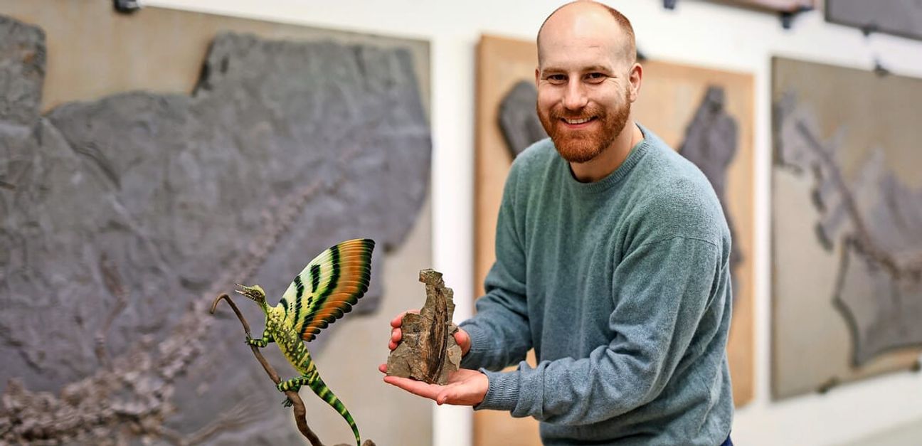 Das Wundertier und sein Entdecker Stephan Spiekman. Hier wurde mit einem kleinen Fossil große Geschichte geschrieben.
