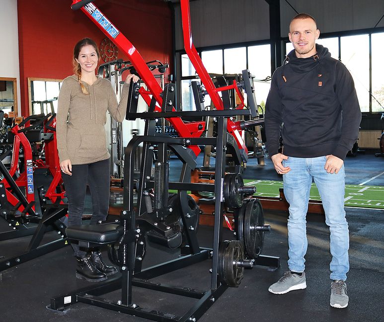 Allein zuhaus im Fitness-Express: Larissa und Marvin Fräßdorf macht der derzeitige Teil-Lockdown zu schaffen. Bild: z