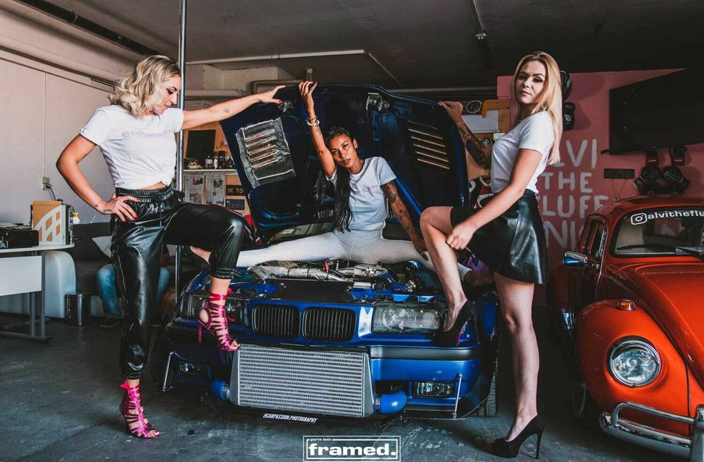 Ostroznys Dreier-BMW hat 1000 PS unter der Motorhaube. Das gefällt offenbar auch den Damen.
Foto: privat