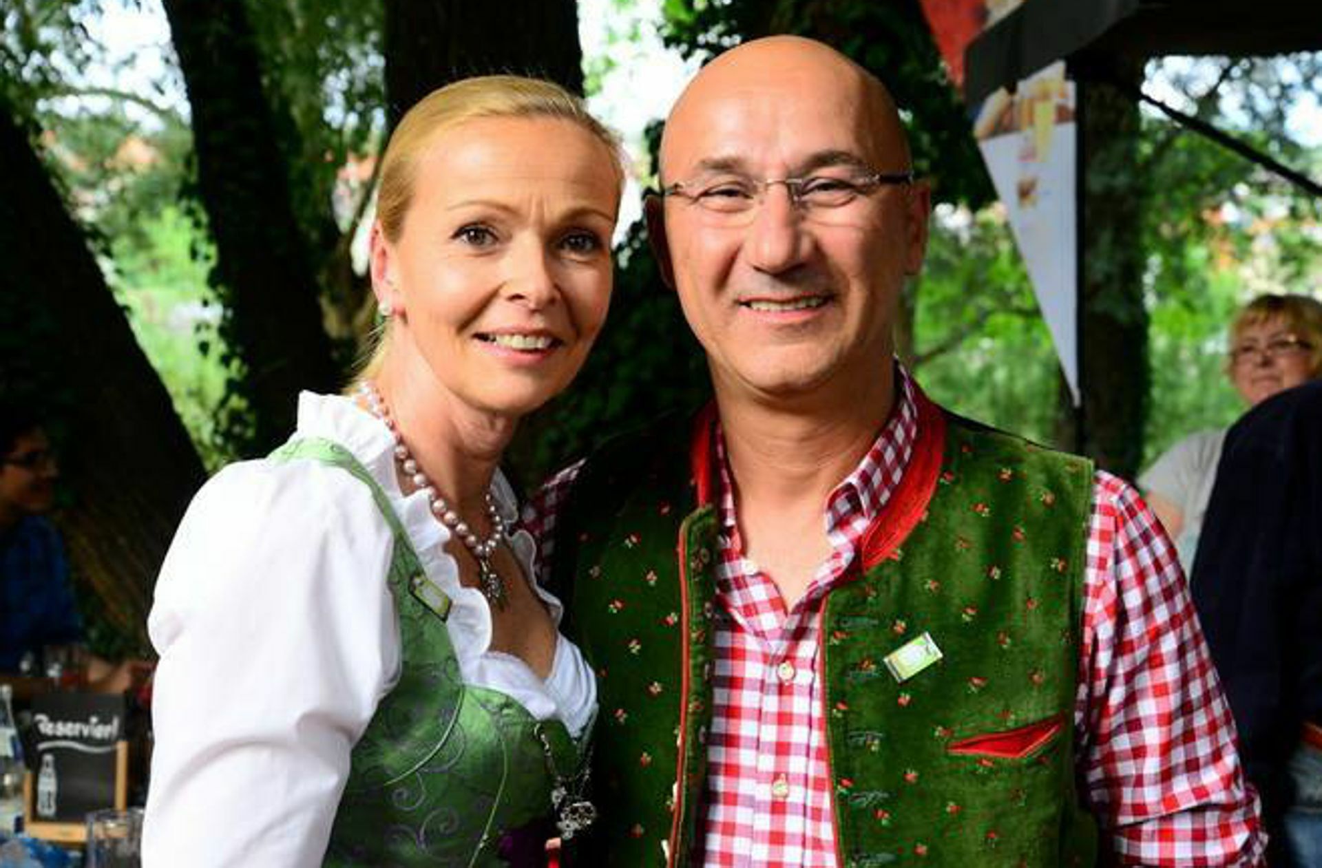 Silke und Orhan Özbagci betreiben seit 20 Jahren den Ludwigsburger Biergarten Uferstüble. Sie befürchten, dass sich mehr Menschen den Besuch im Biergarten nicht mehr leisten können.