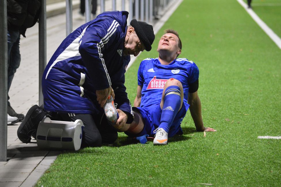 Alexander Wetsch, der sich zum Rückrundenauftakt gegen den VfB Friedrichshafen das Sprunggelenk brach, ist nur einer der derzeit vielen verletzten Spieler des VfL Sindelfingen. Bild: Zvizdiç