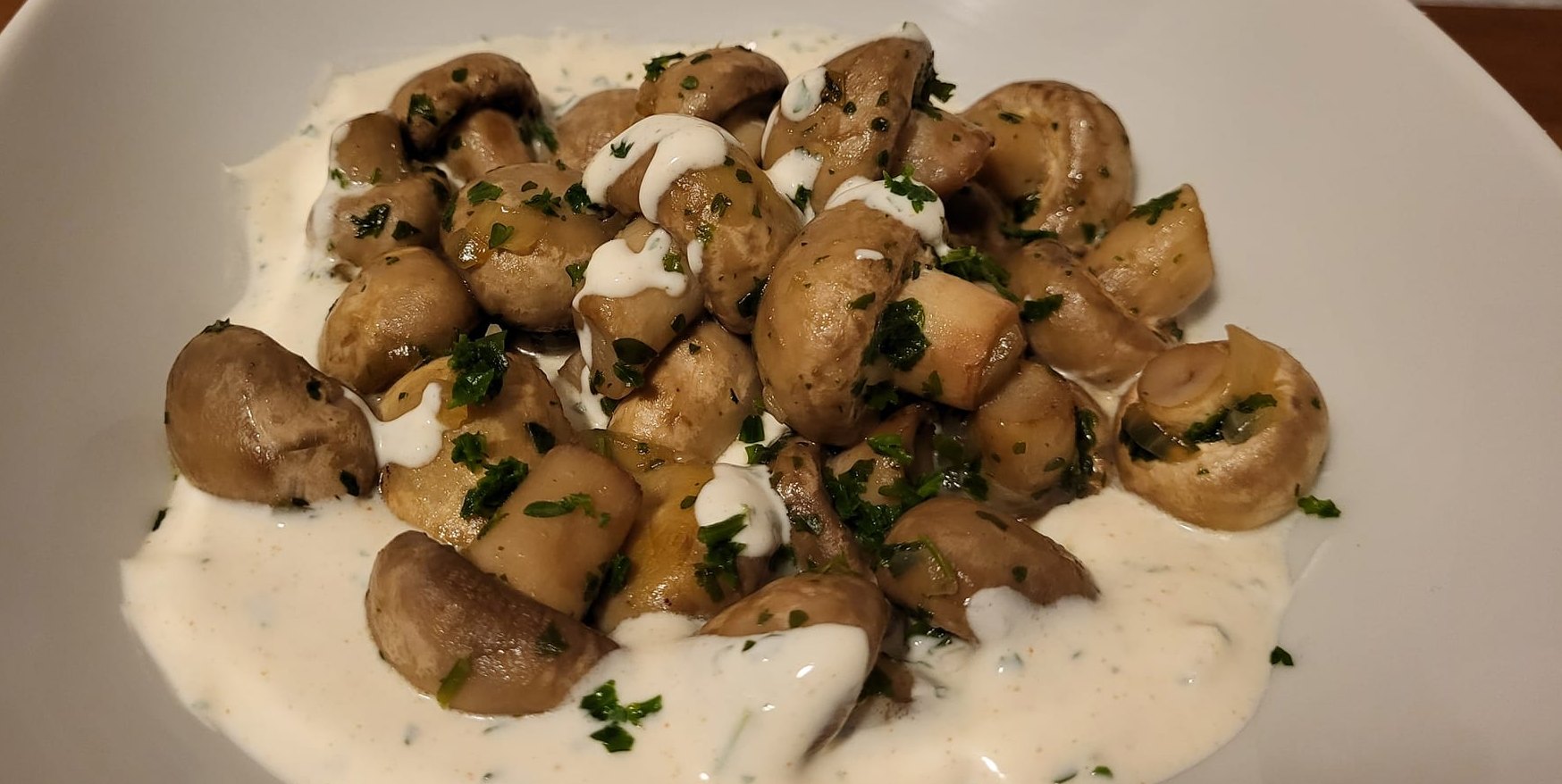 Knoblauch-Champignons passen perfekt zur kälteren Jahreszeit.