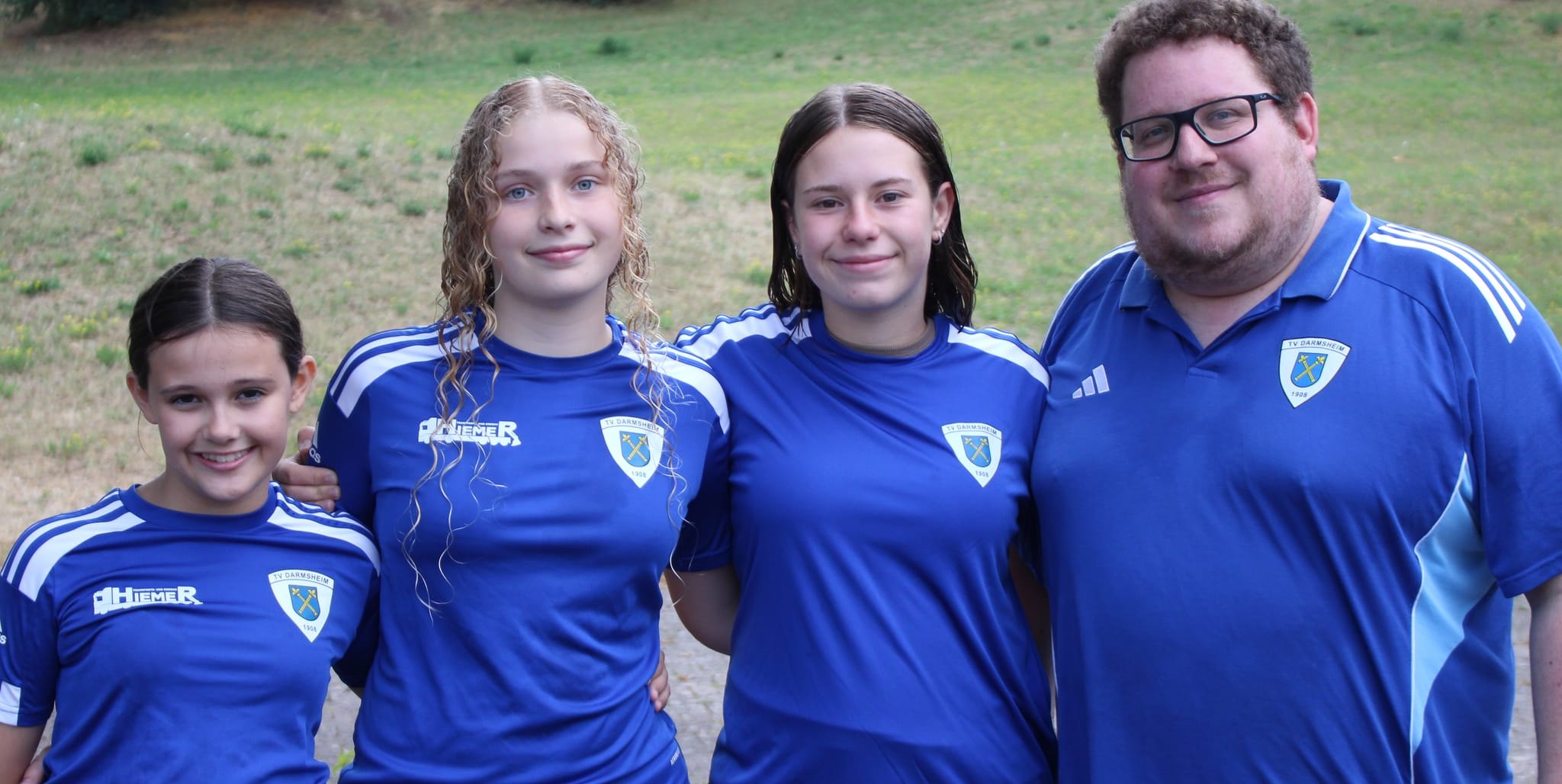 Das Bild zeigt Maja Iben, die für die Landesauswahl nominierte Katharina Zemella, Emily Kramer und Cheftrainer Felix Gutekunst (von links).
