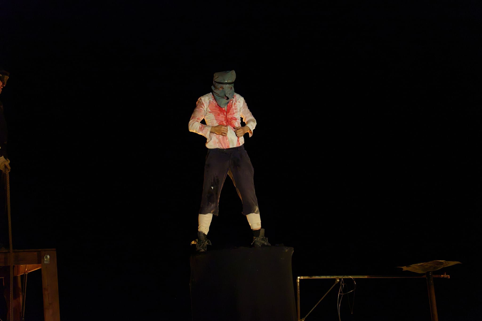 Feuerspektakel im Steinbruch.