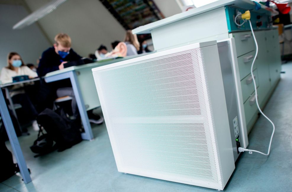 Das Land gibt Geld für Luftfilter an Schulen.
 Foto: dpa/Hauke-Christian Ditt..