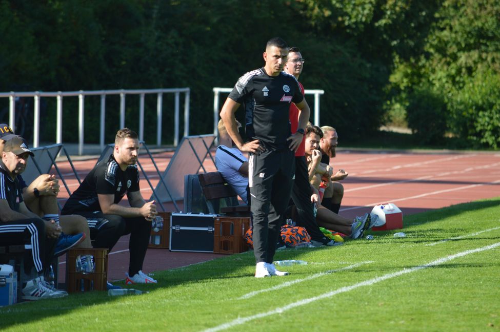 Nach zwei Siegen in Serie setzte es für den VfL Sindelfingen wieder eine Niederlage: Trainer Roberto Klug. Bild: Zvizdic