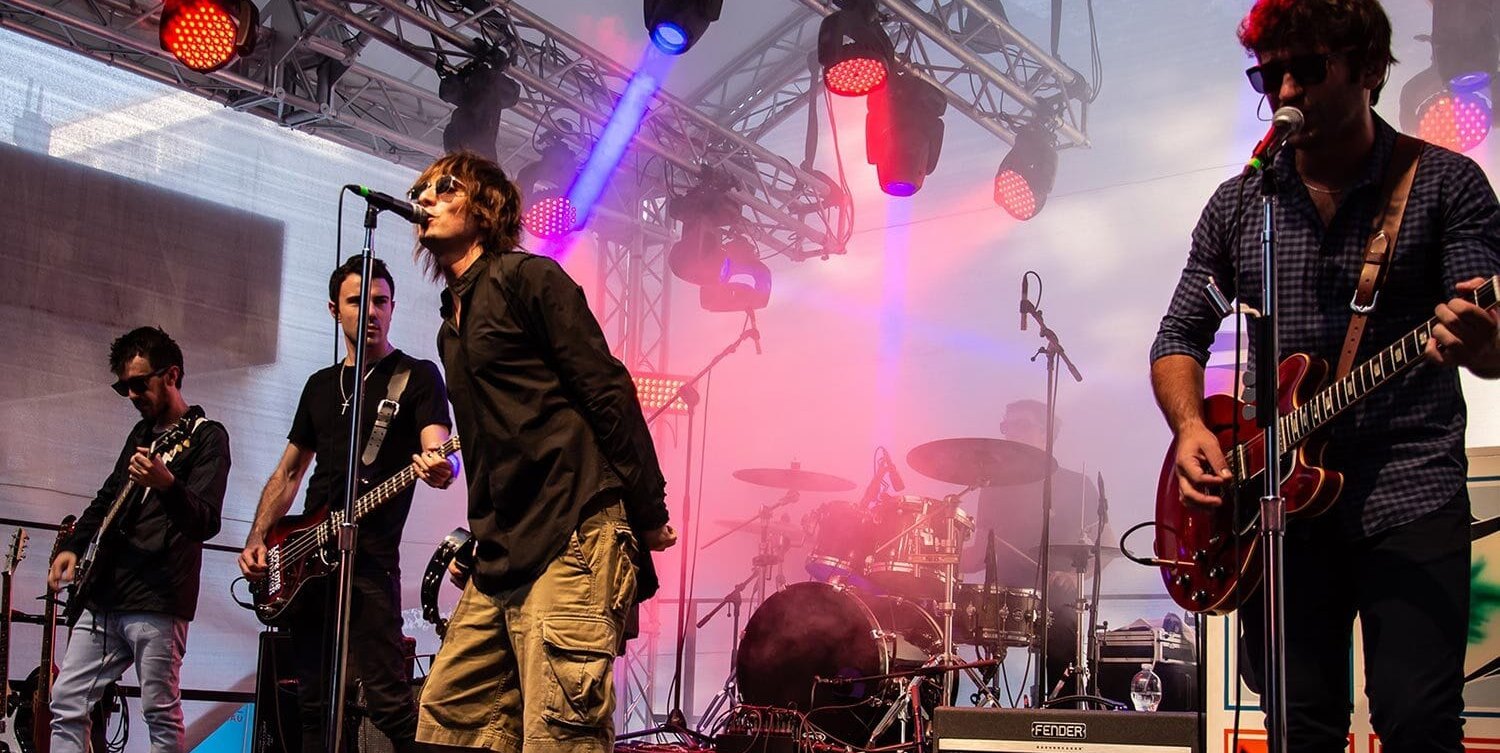 Oasis-Hits wie „Wonderwall“ gibt es am 19. August von der italienischen Band „Columbia“.